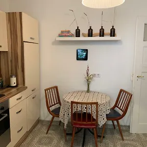 Appartement West, Stuttgart
